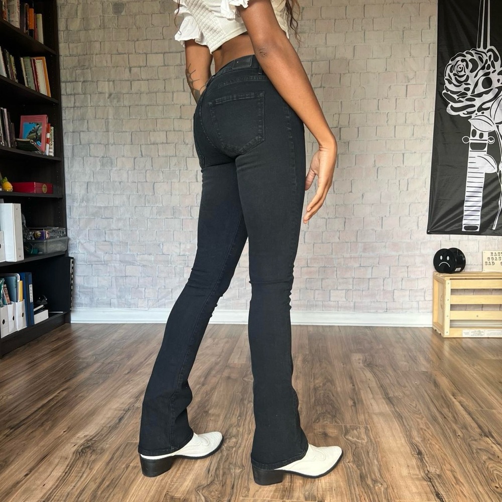 BDG Low Rise Bootlegger Jeans - Picture 7 of 8
